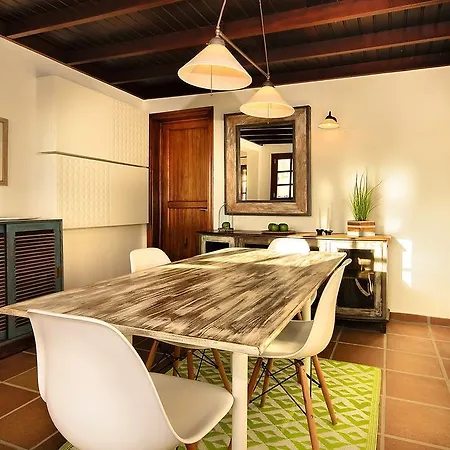 Semesterbostad Charcones
